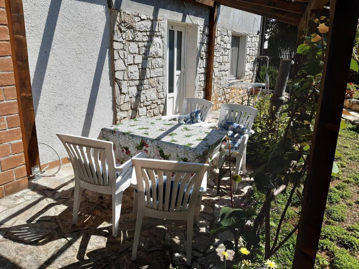 Apartment Laureta Poreč Exterior foto